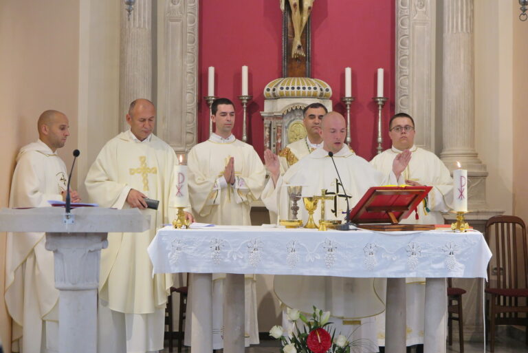 Svećeničko i đakonsko ređenje braće dominikanaca